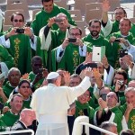 francisco-saluda-a-sacerdotes-peru-catolico