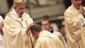 papa-sacerdotes-peru-catolico