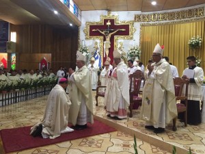 huanuco-obispo-peru-catolico