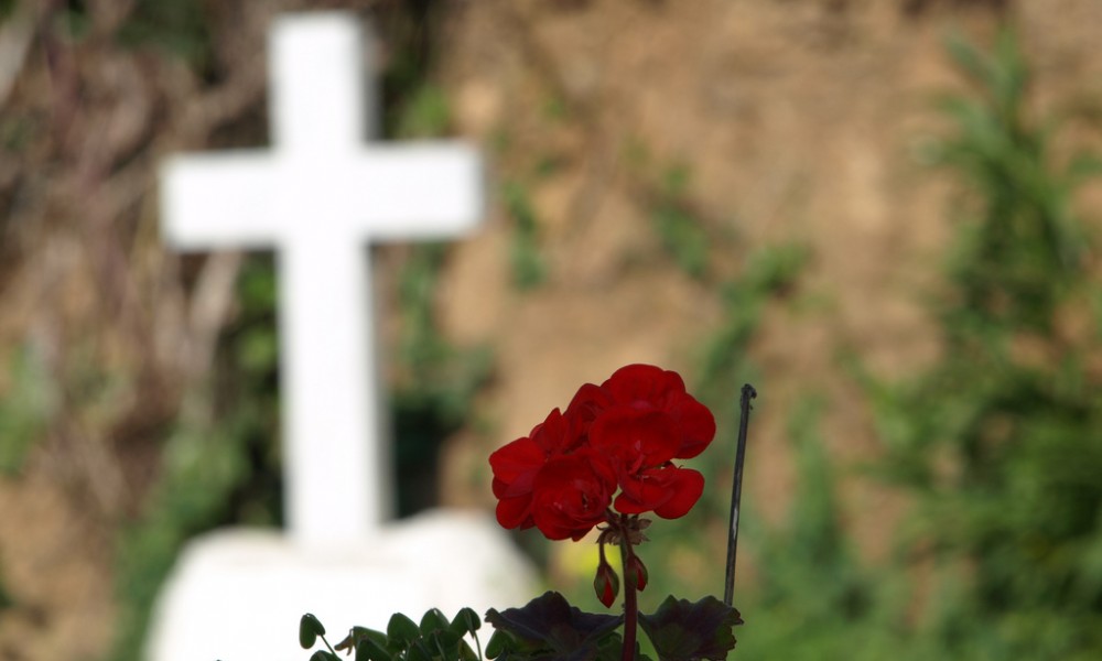 Día de los muertos: Con estas oraciones puedes pedirle a Dios por tus  difuntos