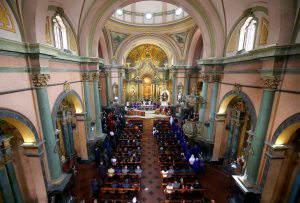 Iglesia de las Nazarenas (Ubicación: Jr. Huancavelica con Av. Tacna) Alberga la imagen del Señor de los Milagros, la cual fue pintada en 1655 por un esclavo. Es una de las paradas obligatorias en el recorrido de Semana Santa. (USI)