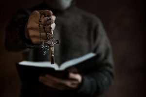 exorcistas y satanicos