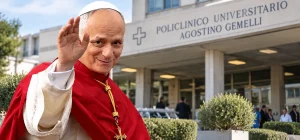 El Papa frente al Policlínico Gemelli