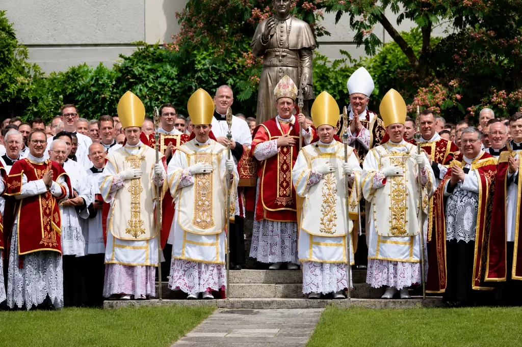 fraternidad sacerdotal san pio x excomulgados peru catolico