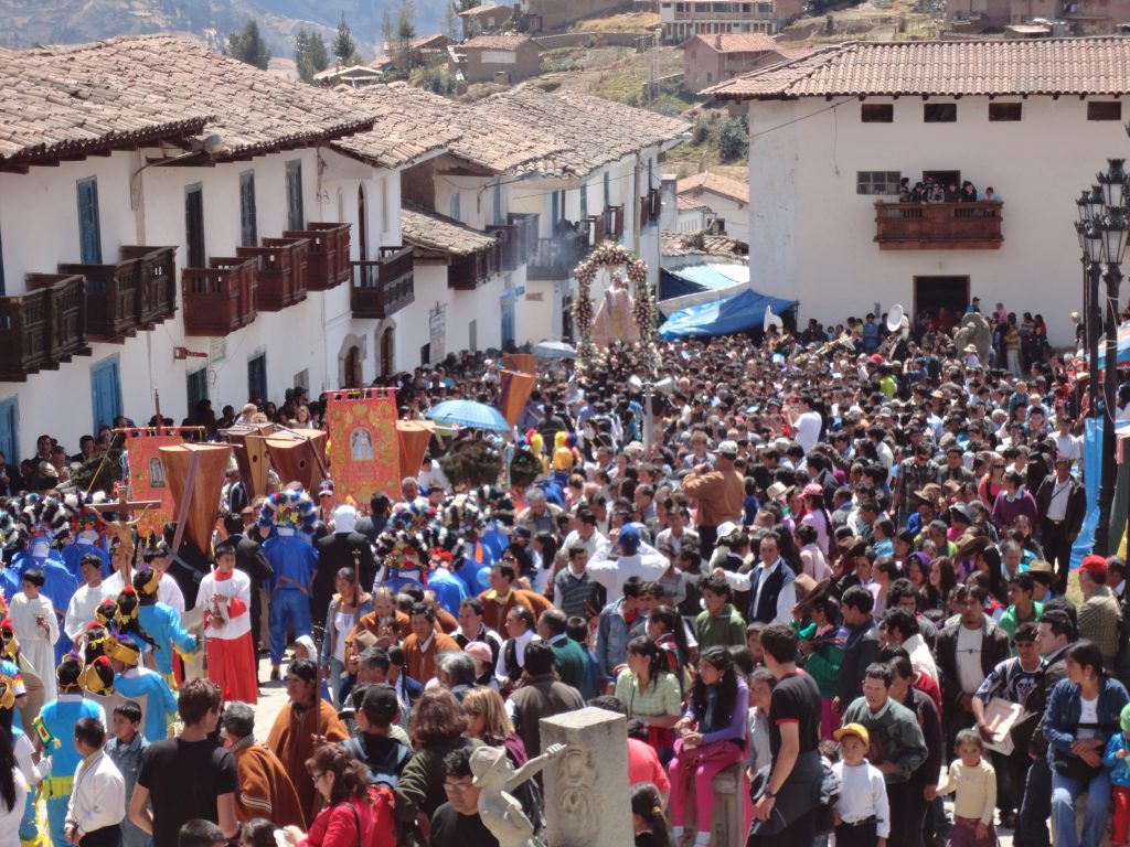 procesion peru catolico